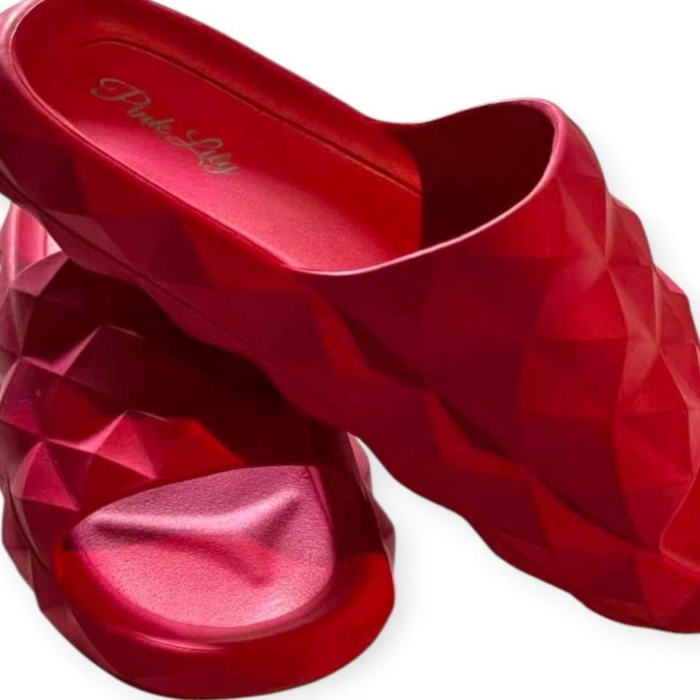 Pink Lily Berry Red Geometric Diamond Textured Platform Cloud Slides Sandals